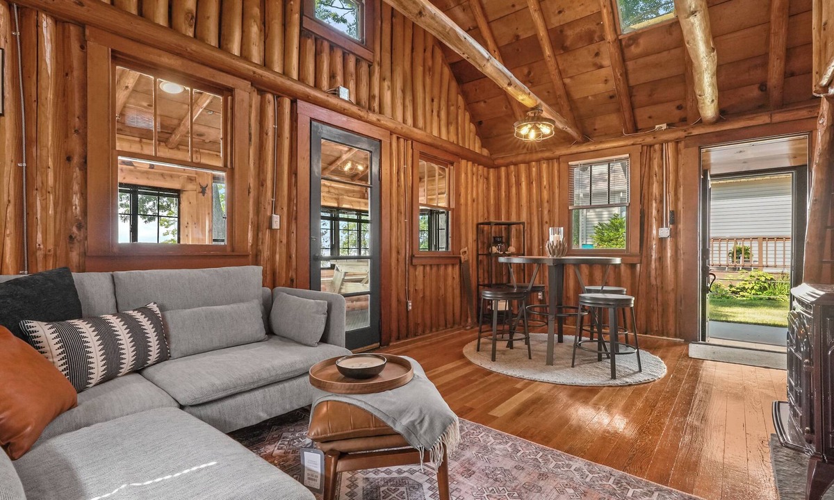 Lake City Cabin | Lakefront Log Cabin-Stunning Lake Views, Kayaks, Steps to Beach & dt Lake City!