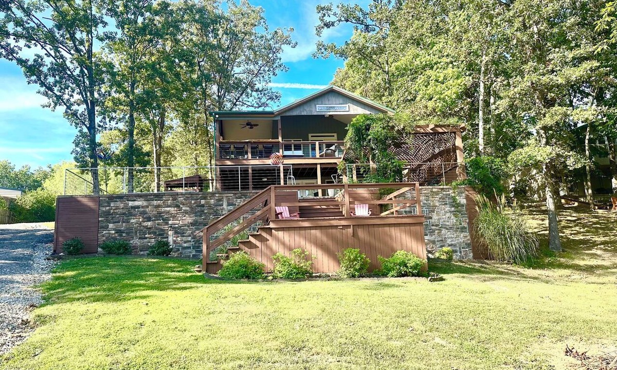 Ozark House | Lakefront, Private Beach, Hot tub, Kayaks, Paddle boards