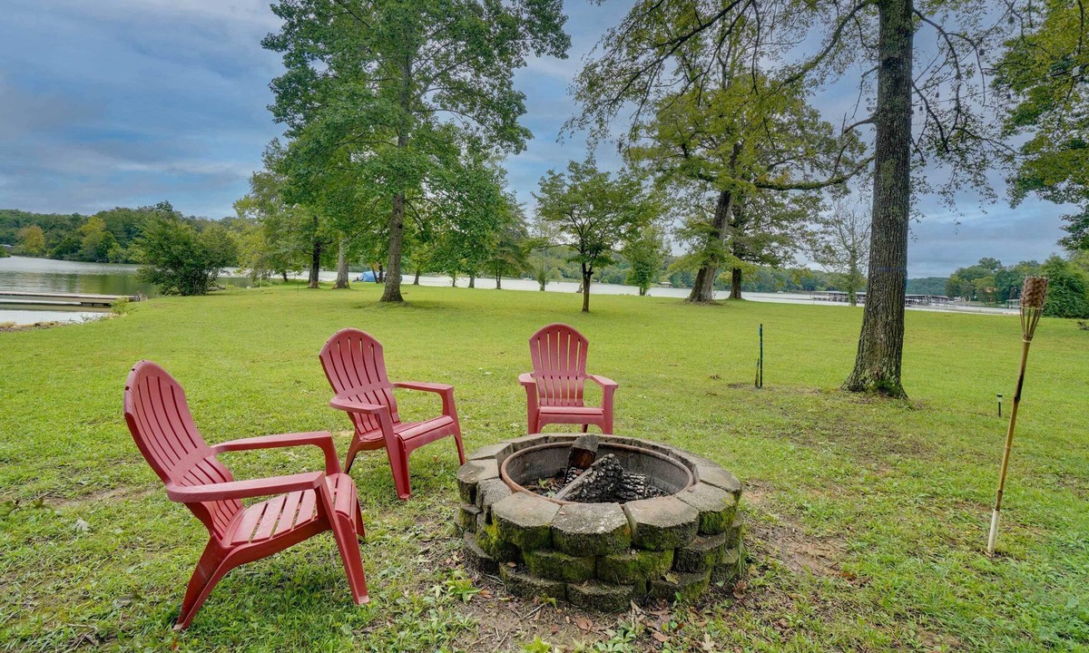 Spring City House | Lakefront Spring City Retreat w/ Boat Dock!