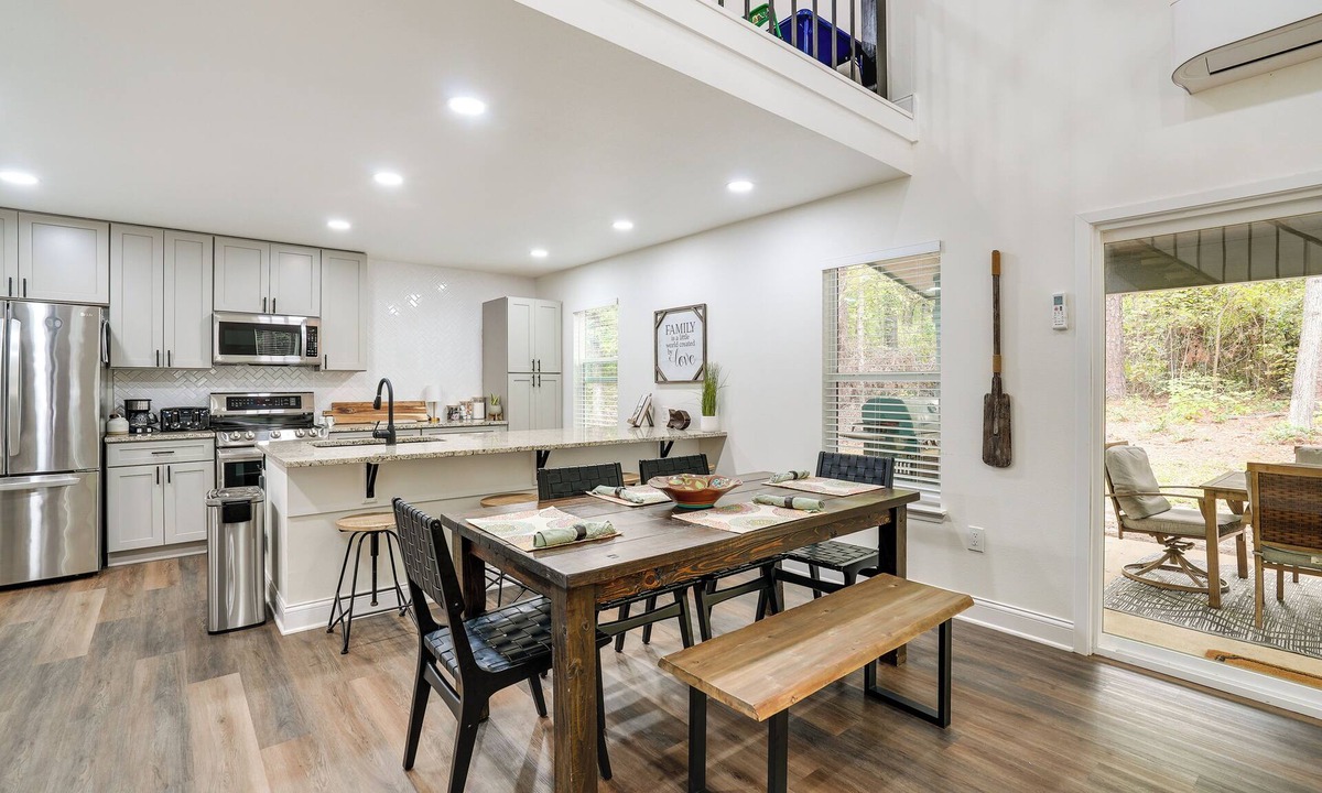 Lone Star Cottage | Lakefront Texas Abode w/Kayaks, Fire Pit & Patio!