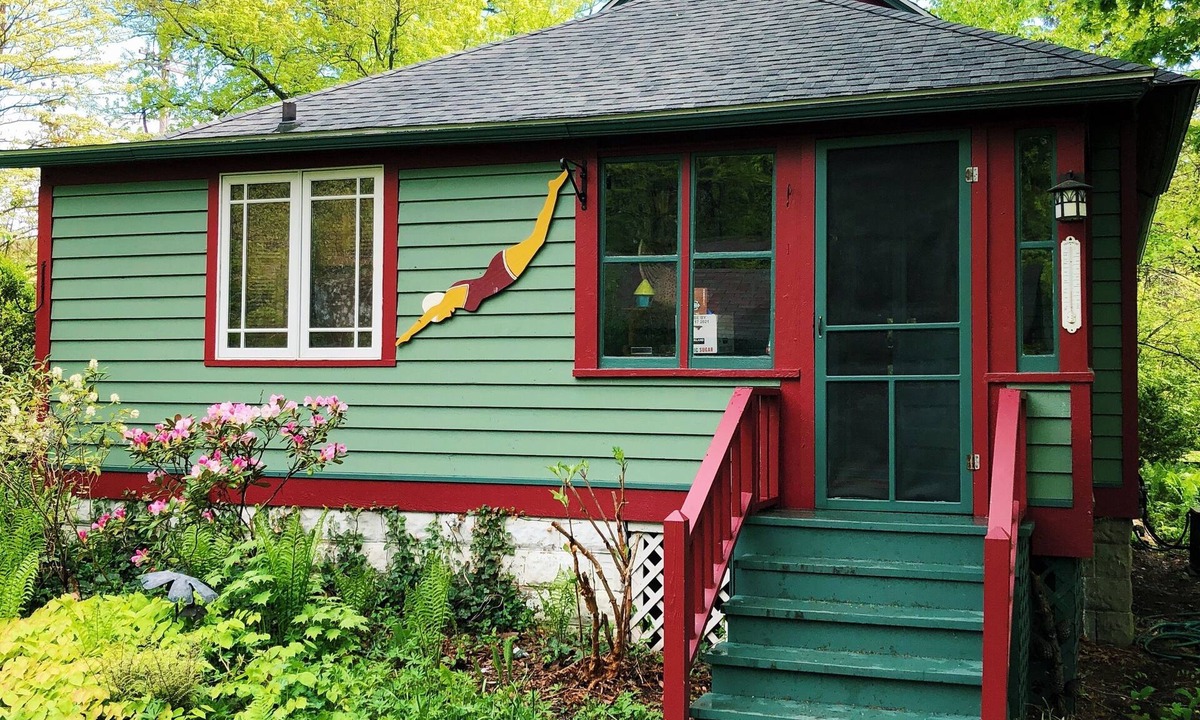Lakeside Cottage | Lakeside Grove Cottage - Perfect Lakeside Village/Beach Location
