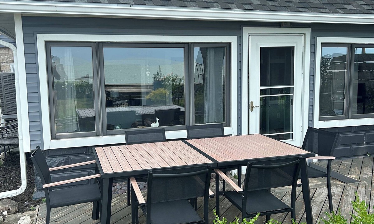 Luna Pier House | Lakeside Oasis - Lake Erie Lakefront with Golf Cart
