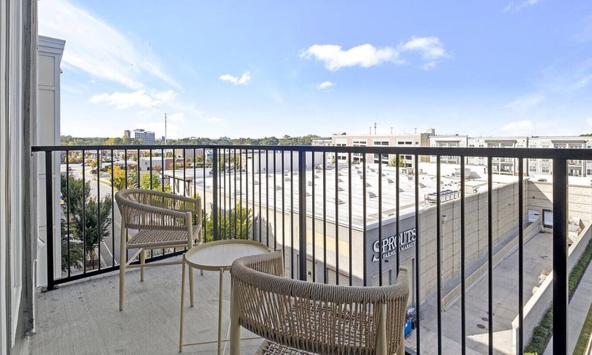 North Decatur Apartment | Landing at Abberly Skye - 2 Bedrooms in North Decatur