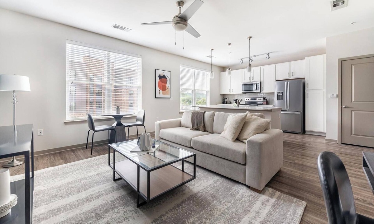 Knoxville Apartment | Landing | Beautiful 1BD, Clubhouse, Gym