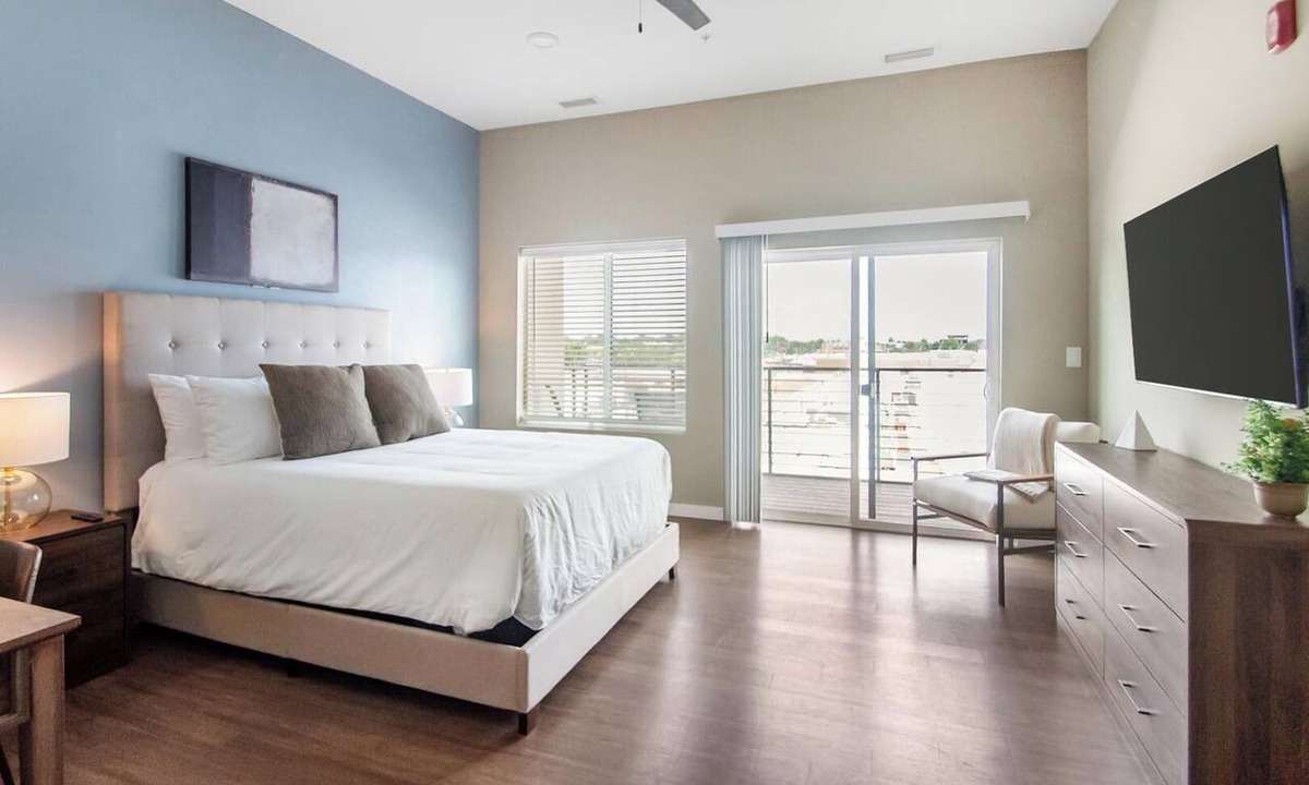 Springfield Apartment | Landing | Beautiful Studio, Rooftop Lounge, Gym