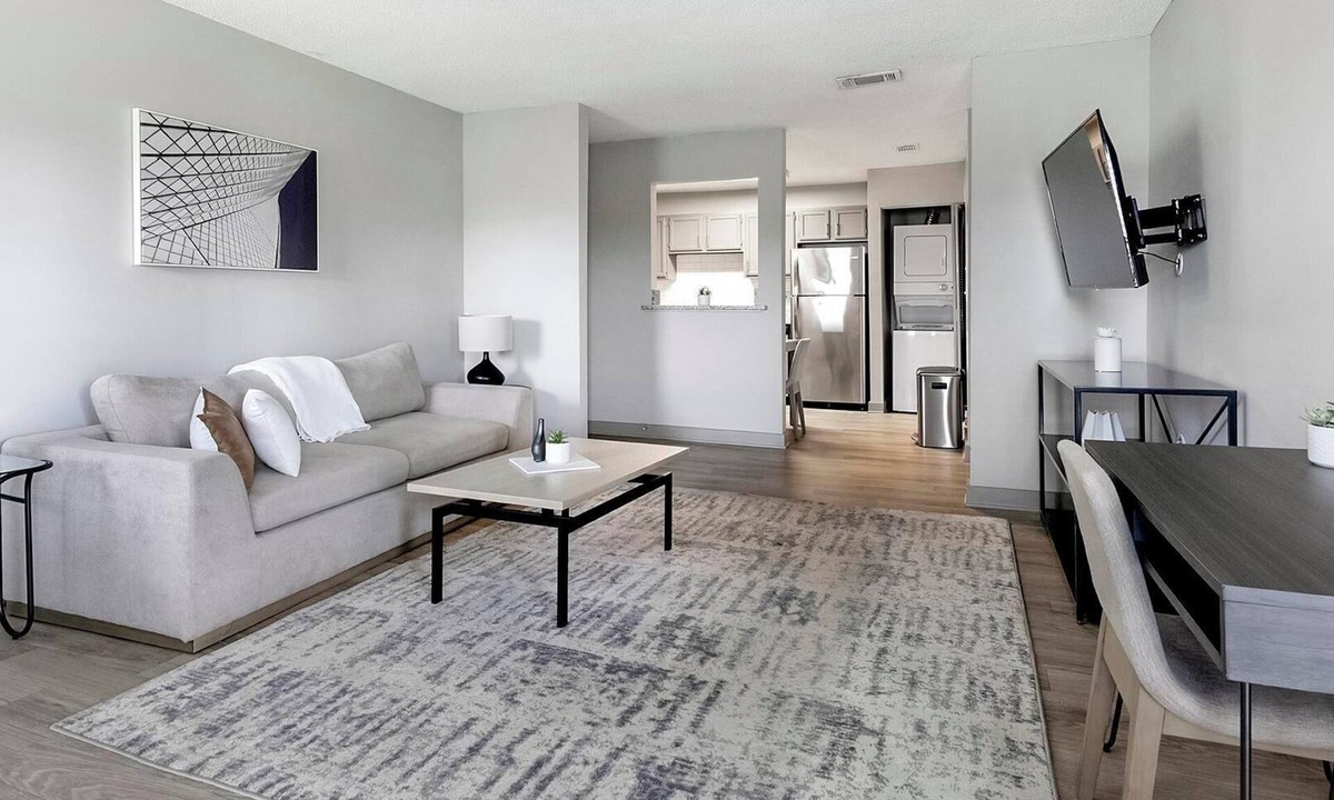 Huntsville Apartment | Landing | Chic 1BD, Gym, Pool