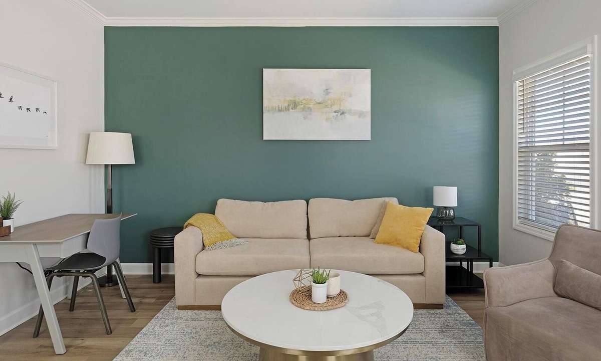 Huntsville Apartment | Landing | Modern 1BD, Courtyard, Gym