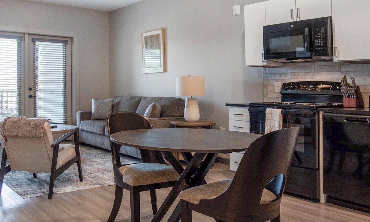 Pinch District Apartment | Landing | Modern 1BD, Yoga Studio, Rooftop Lounge