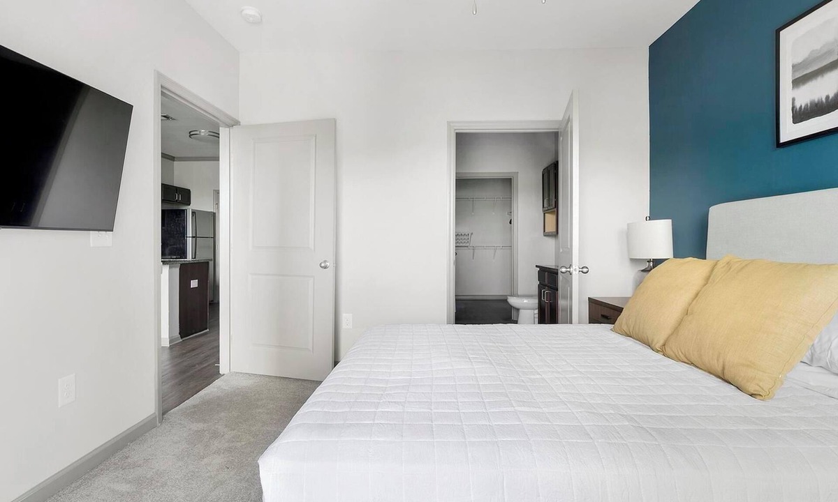 South Nashville Apartment | Landing | Modern 2BD, Pool, Gym