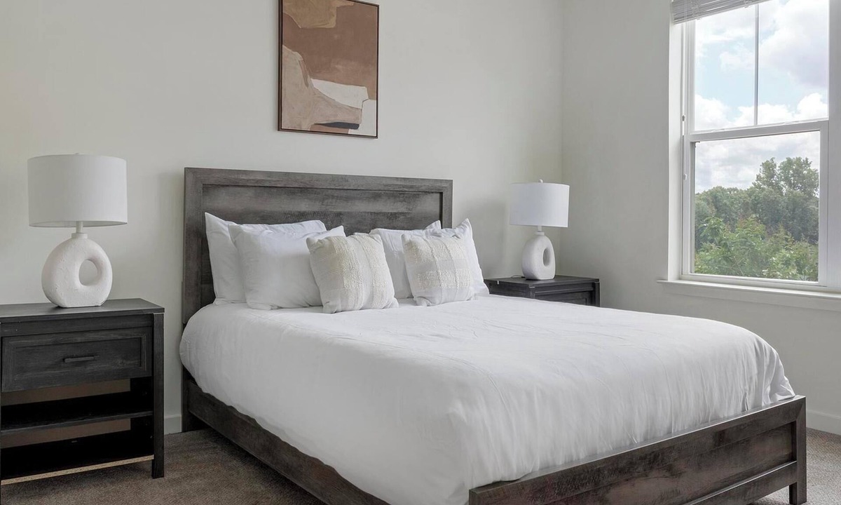 Mableton Apartment | Landing | Modern 2BD, Pool, Yoga Studio