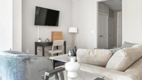 SouthPark Apartment | Landing Modern Apartment with Amazing Amenities (ID1183X016)