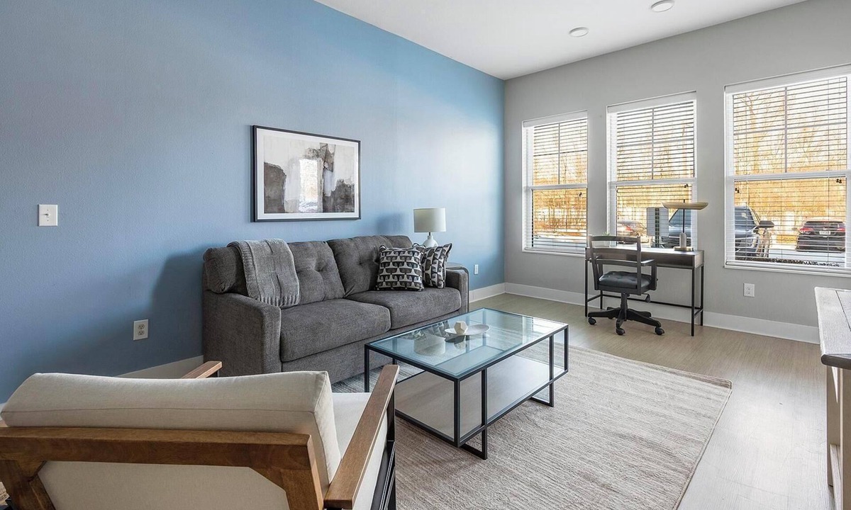 Rock Creek Apartment | Landing | Spectacular 2BD, Courtyard, Gym