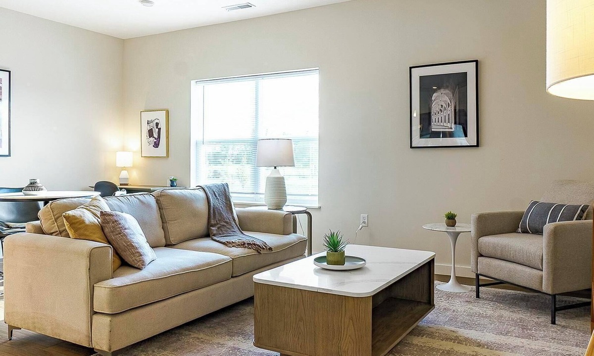 Cartersburg Apartment | Landing | Stunning 2BD, Clubhouse, Pool