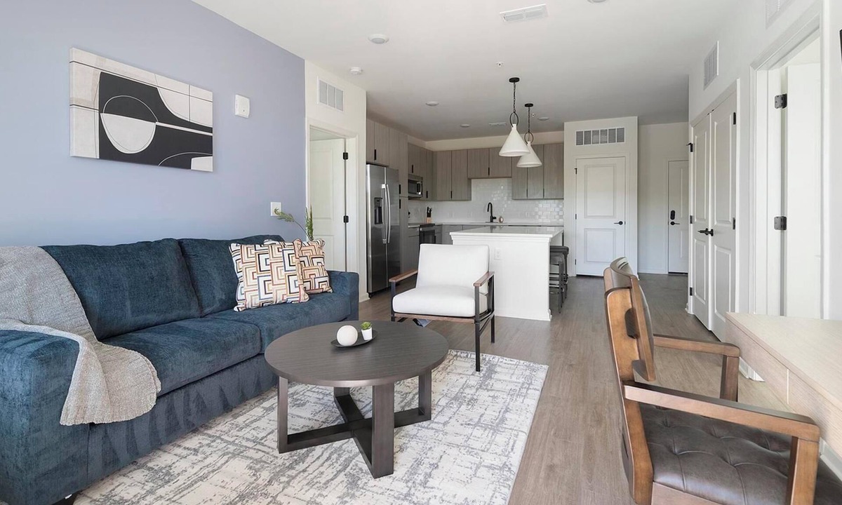 Ono Island Apartment | Landing | Stunning 2BD, Clubhouse, Pool