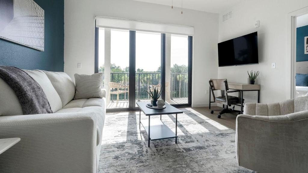 Biggar Apartment | Landing Stylish 1BD Pool Gym