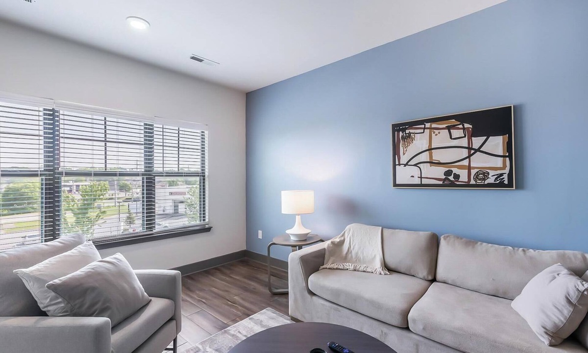 Hurstbourne Apartment | Landing | Stylish 1BD, Clubhouse, Gym
