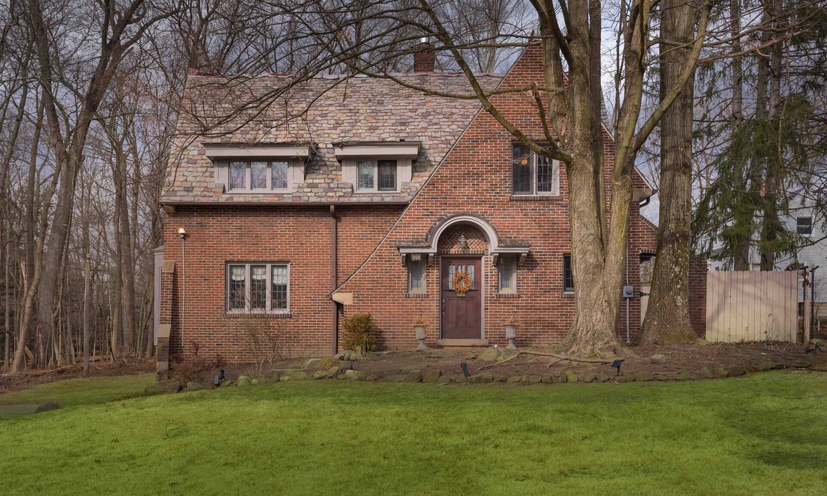 Youngstown House | Lantermans Mill & Falls Historic English Tudor 1934