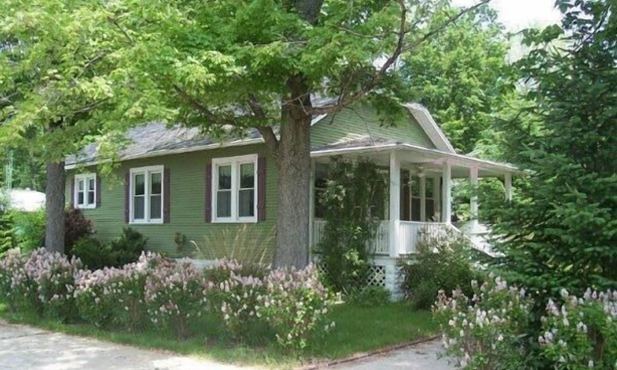 New Buffalo Cottage | Last Minute BEACH GETAWAY, New Buffalo, MI