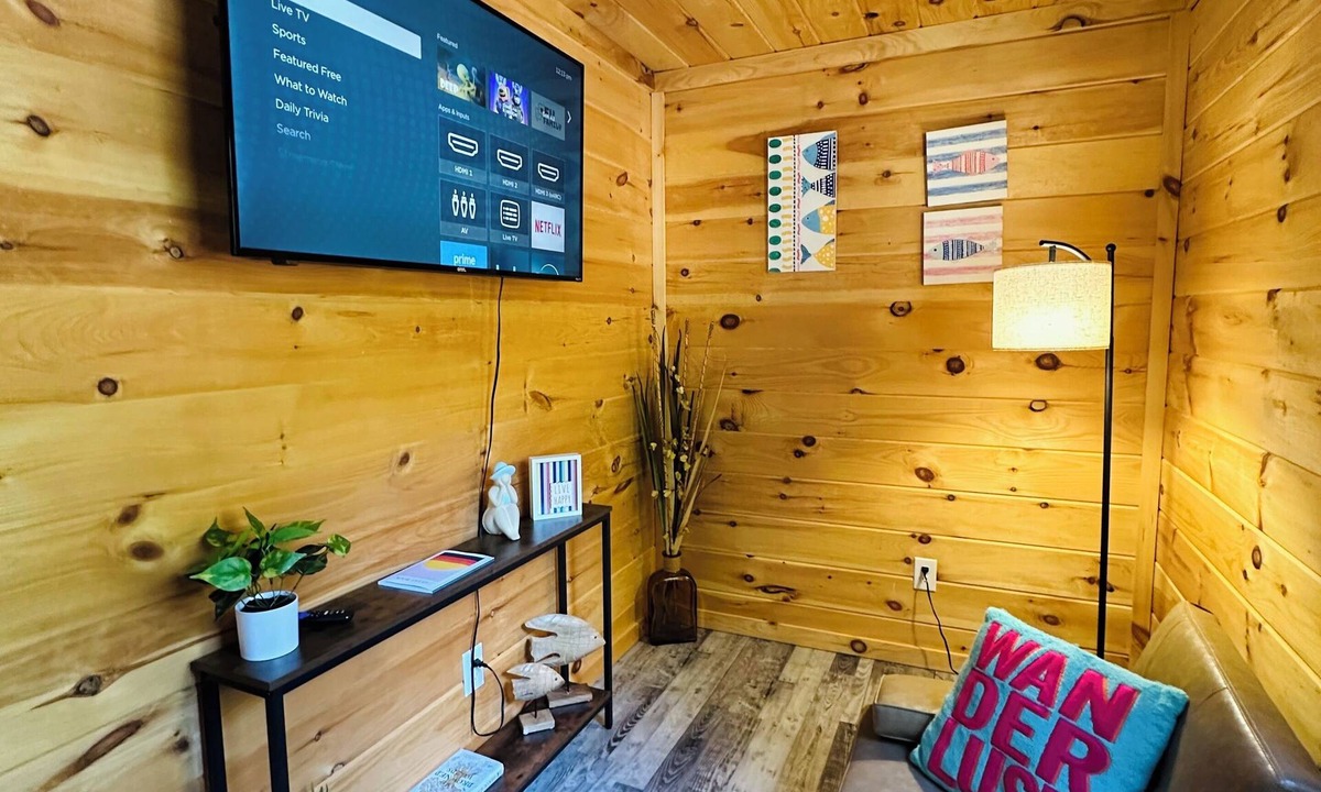 Corbin Cabin | Laurel Lodge hunting,fishing, glamping, hiking.