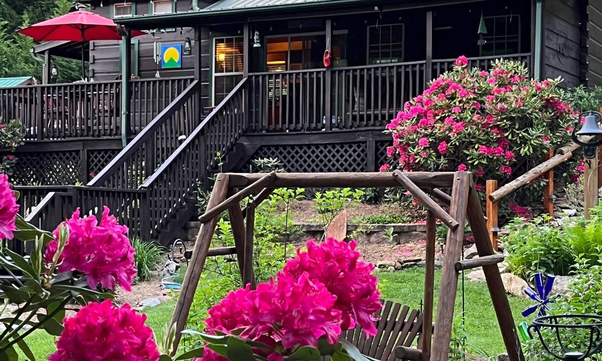Sparta Cabin | Little River Waterfront Cozy Cabin