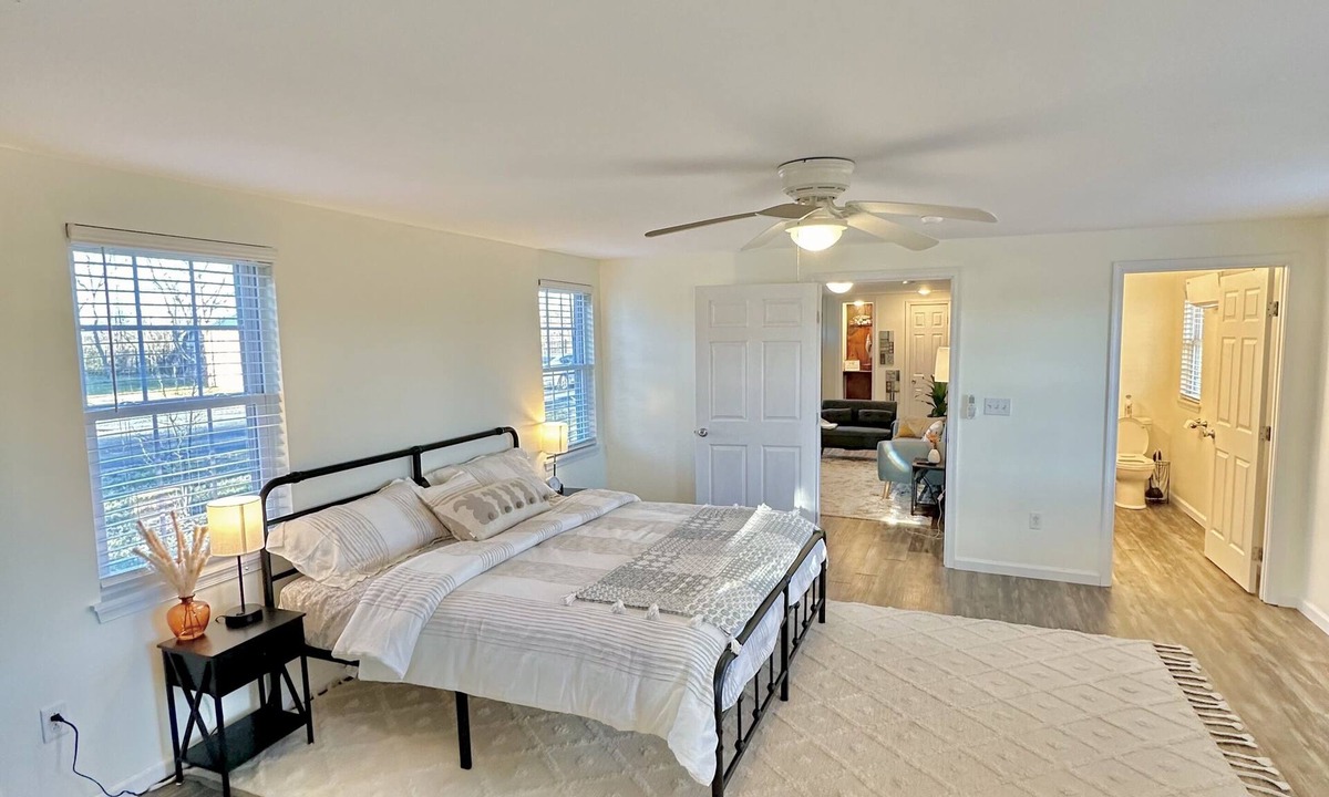 Fredericksburg Cottage | “Little Sligo” Downtown cottage.