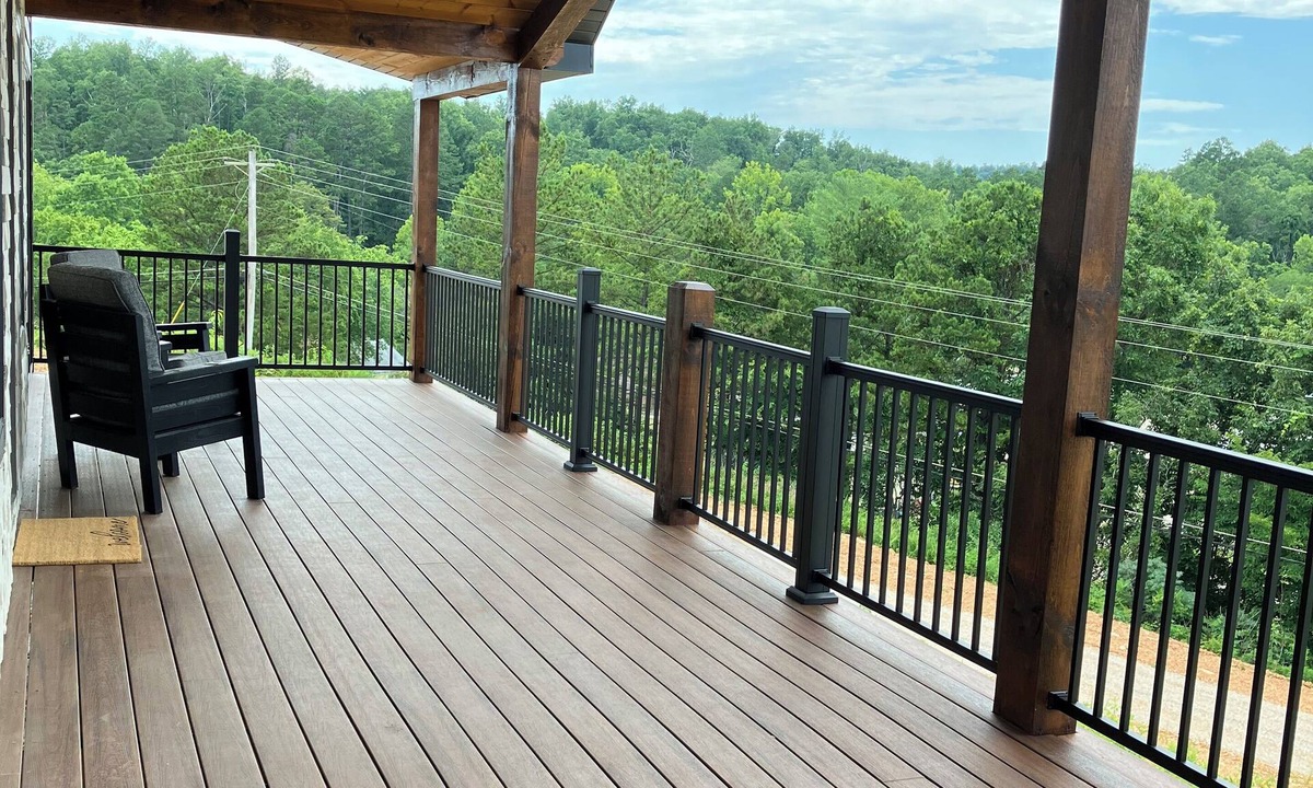Van Buren House | Living Waters Estates, Elegant 3 BR Home with kids area, hot tub, sleeps 12