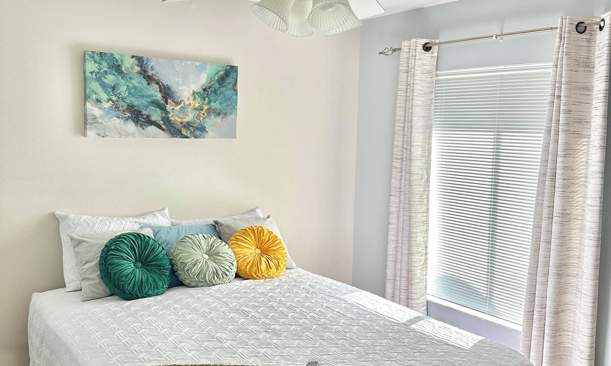 Deltona Lakes House | Located Midway Orlando & Daytona Beach, Pet Friendly, Fenced Yard, 2 Car Garage