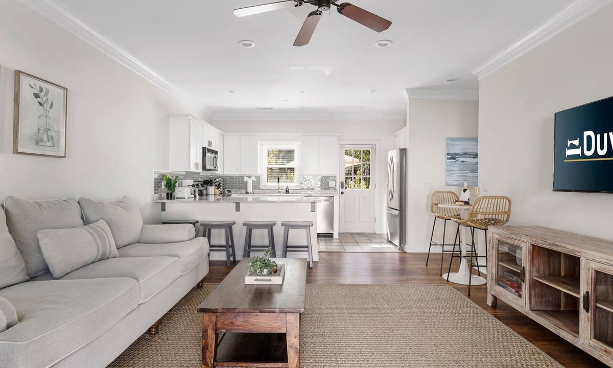 Mount Pleasant Apartment | Loco Bungalow! | Shem Creek Neighborhood