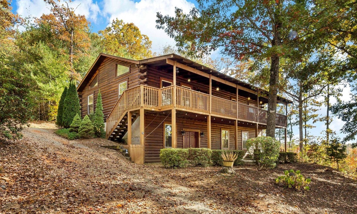 Mill Spring Cabin | Log Cabin Near Lake Lure, Tryon, and Asheville!