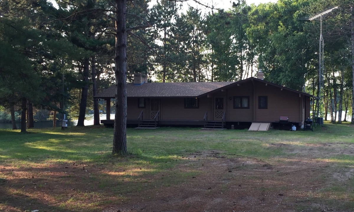 Phillips Cabin | Log Cabin on Phillips Chain of Lakes