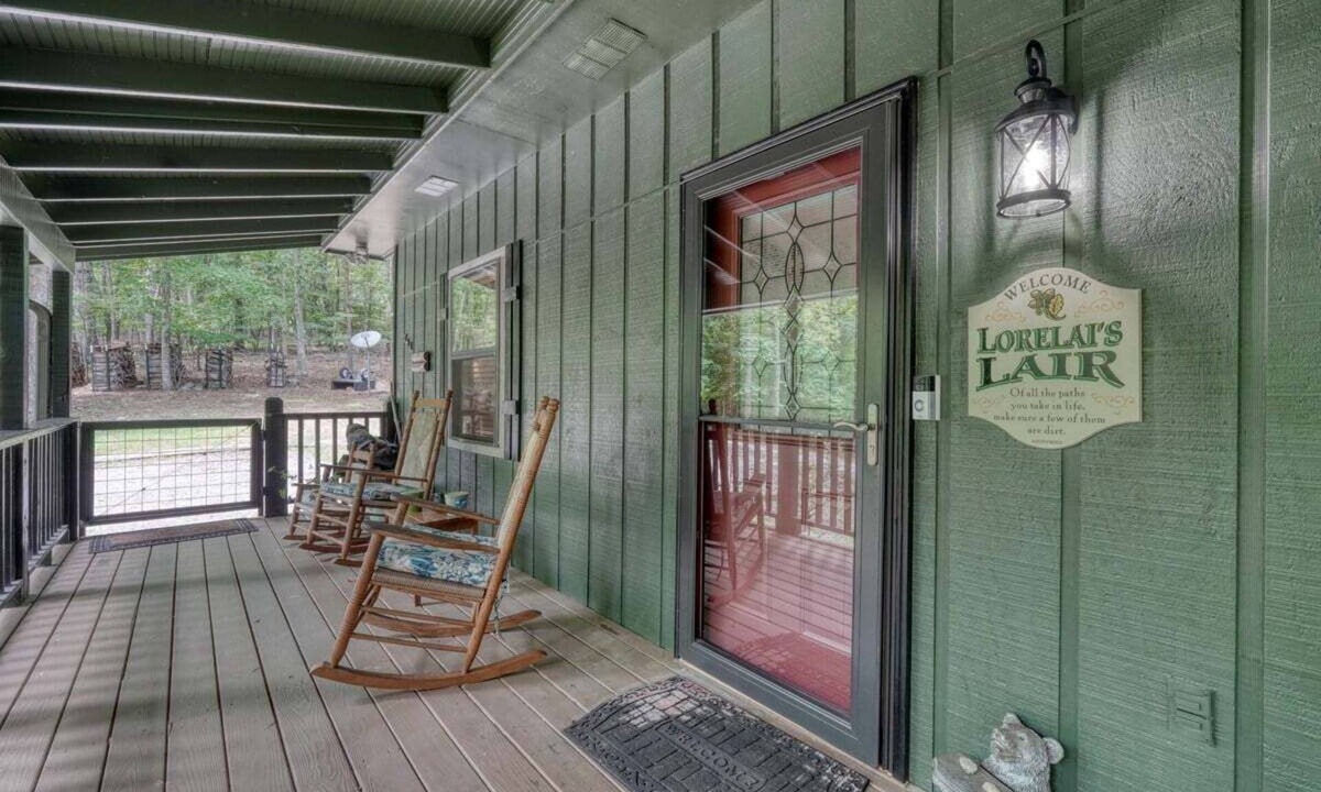 Warne House | Lorelai's Lair-Hot Tub-Fire pit