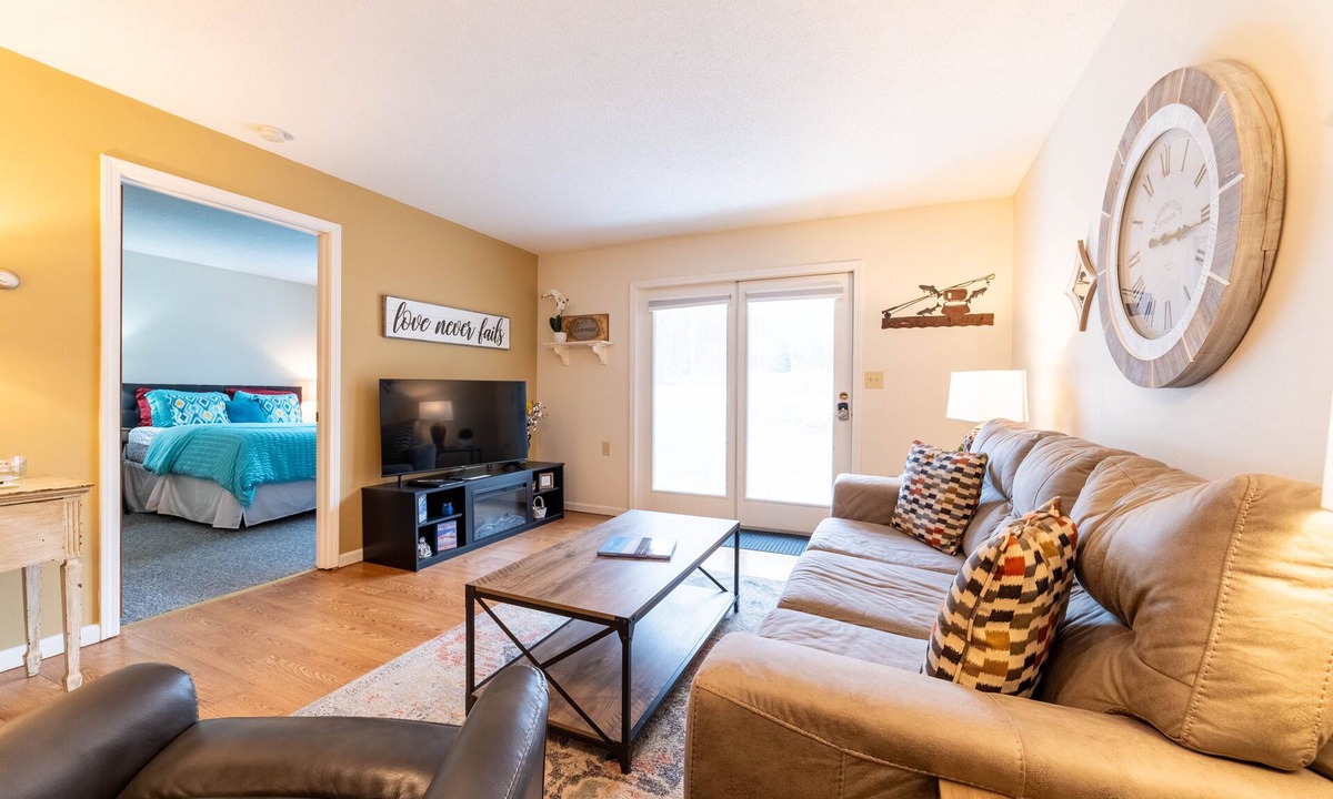 Walloon Lake Apartment | Lovely 3 min. Walk to Walloon Lake