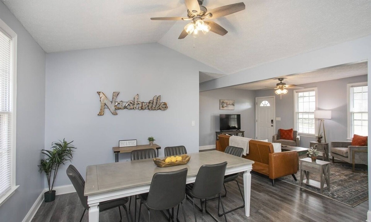 La Vergne House | Lovely 4-bedroom house with AC in charming La Vergne