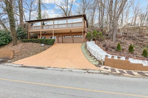 Lake Junaluska House | Lower Lakeshore Living