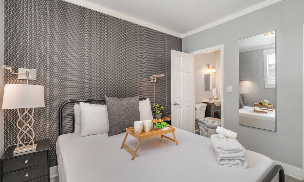 Nashville Cottage | Lucent Pearl - Private Patio - Near Broadway