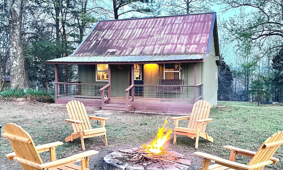 Newton County Cabin | Lux Cabin: Buffalo River, hiking trails, waterfalls, WiFi, Laundry, Dog friendly
