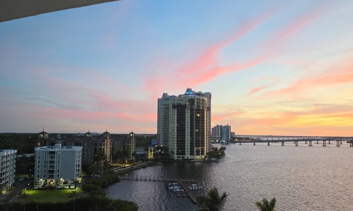 Fort Myers Apartment | Lux in Black 2BR Bay, Pool & Ocean Views
