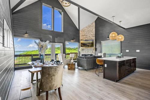 Sevierville House | Luxe at Lake Haven - Pool Hot Tub and Game Room