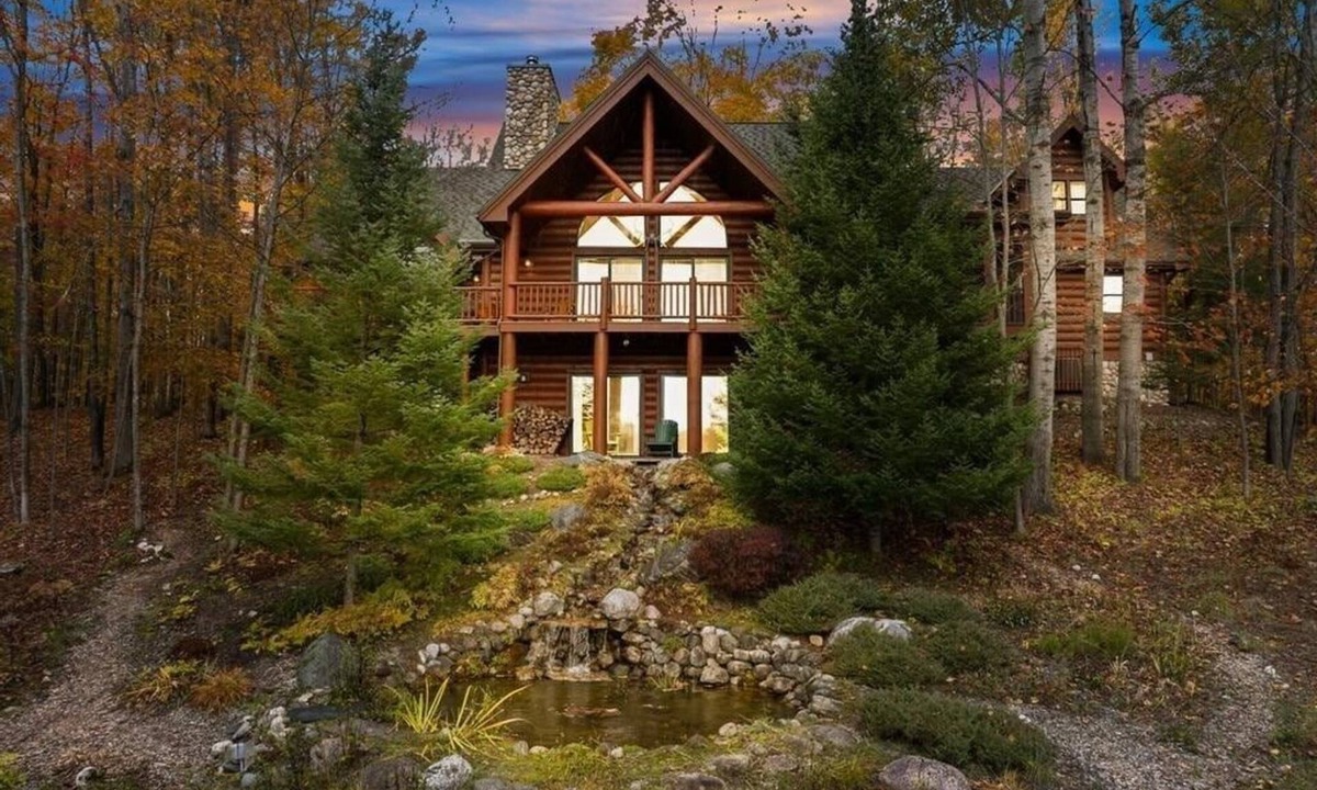 Harbor Springs House | Luxe Boyne Getaway - Hot Tub, Sauna, 80+acres