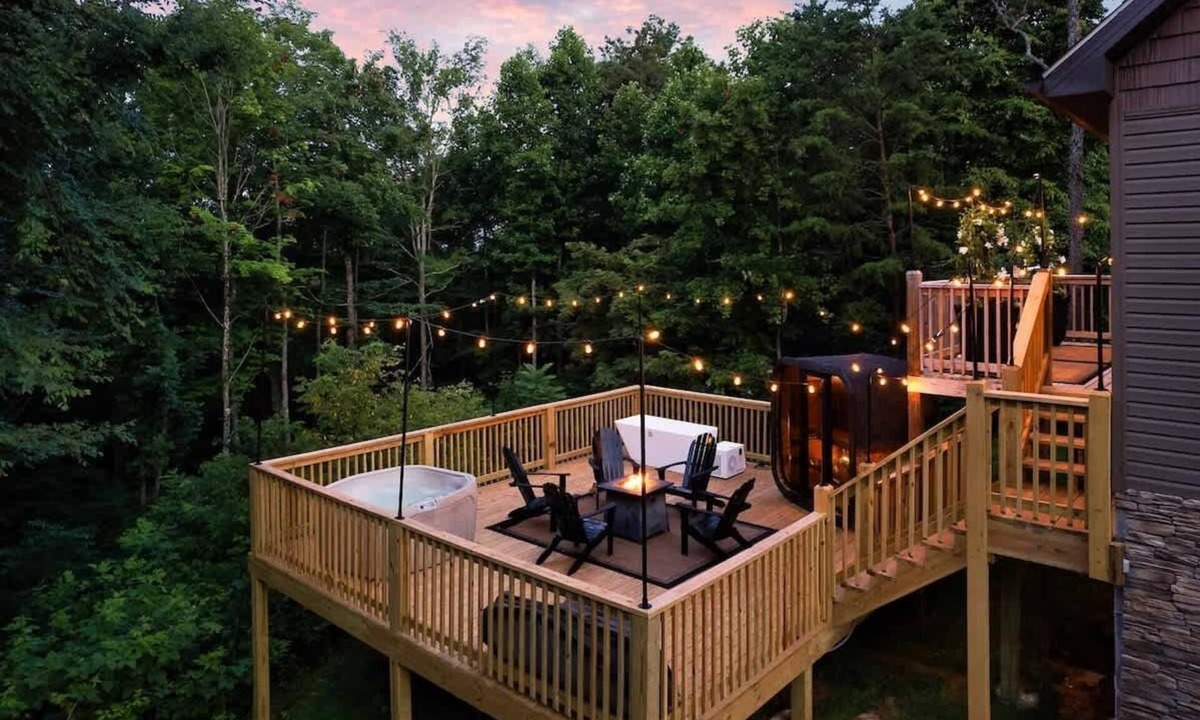 Sevierville Cabin | Luxe Cabin, Sleeps 11, Sauna, Gym, Theater Game