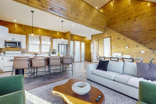 Sevierville House | Luxe Lakefront Home Sleeps 8 Private Pool Hot Tub