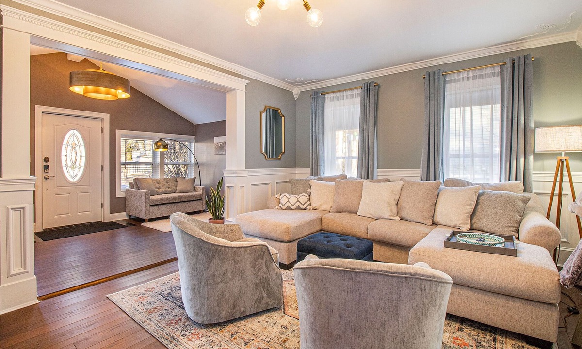 Milford House | Luxurious Historical Home in Downtown!