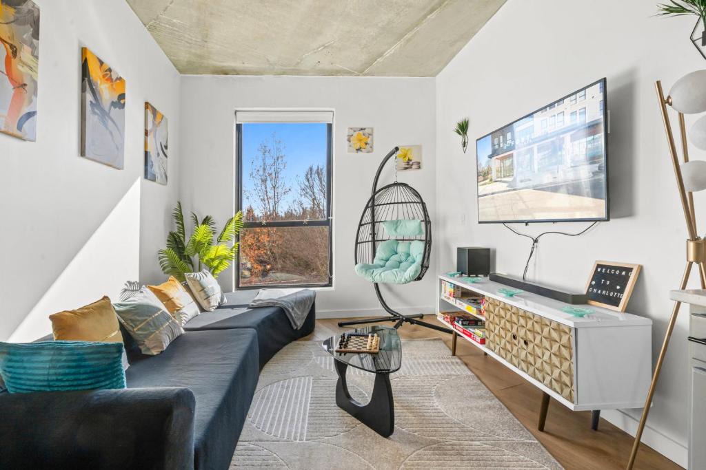 Charlotte Apartment | Luxury 2BR South End Uptown Charlotte, Walkable, Gym, Washer & Dryer