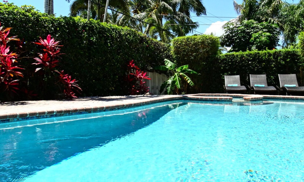South Lake Villa | Luxury Beach Villa with Pool two blocks to the Beach