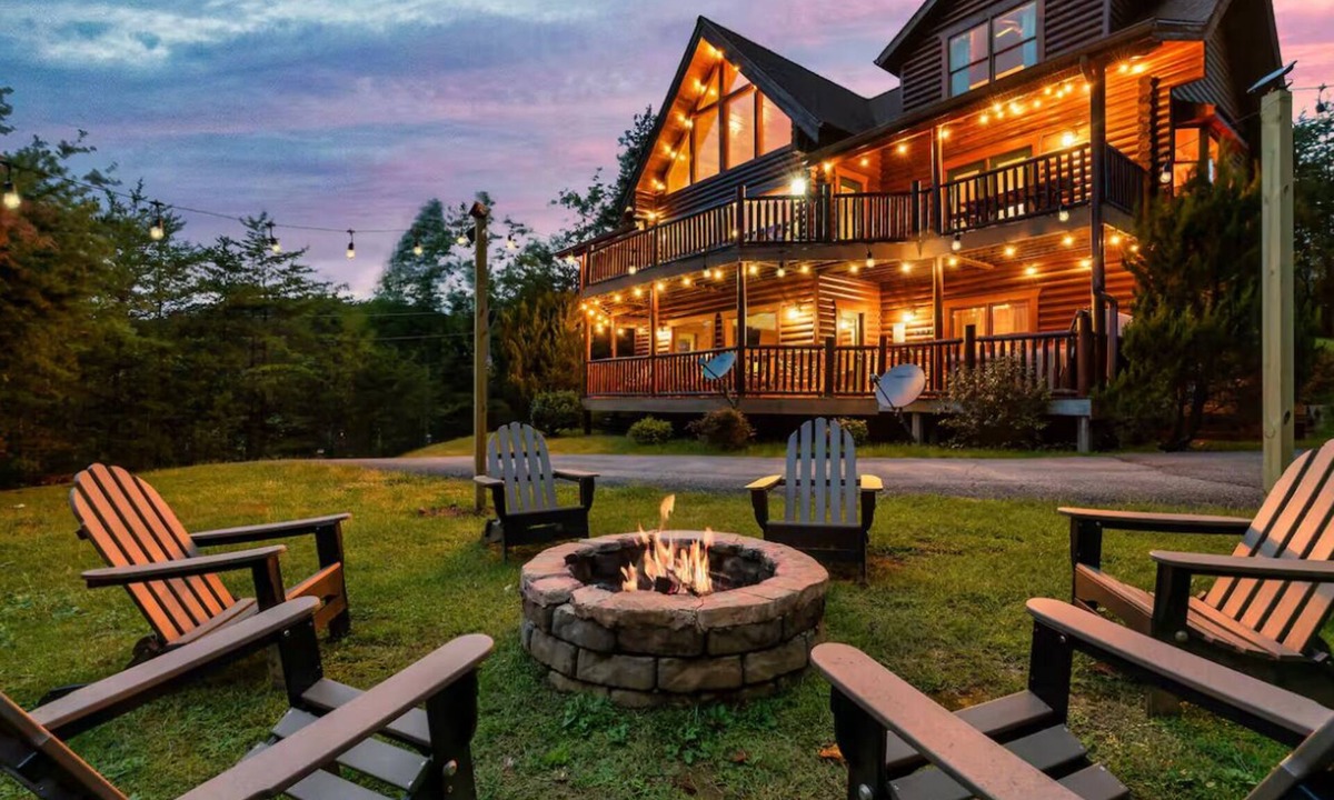 Pittman Center Cabin | Luxury Cabin w/View! Sleeps 22, Movie Rm, Game Rm!