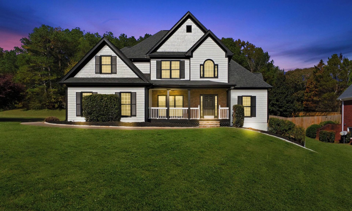 Flowery Branch House | Luxury Home at Lanier - Newly Renovated - No Fees!