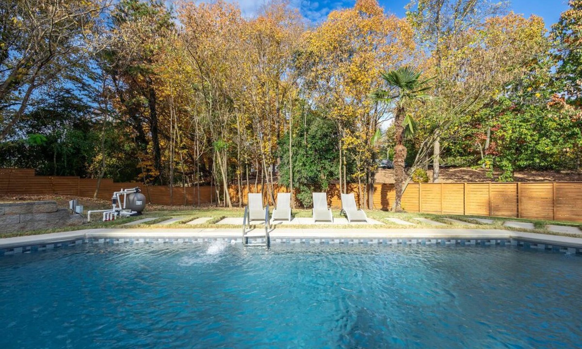 Greenville House | Luxury Home for 8 w/Pool/Gym/Tub