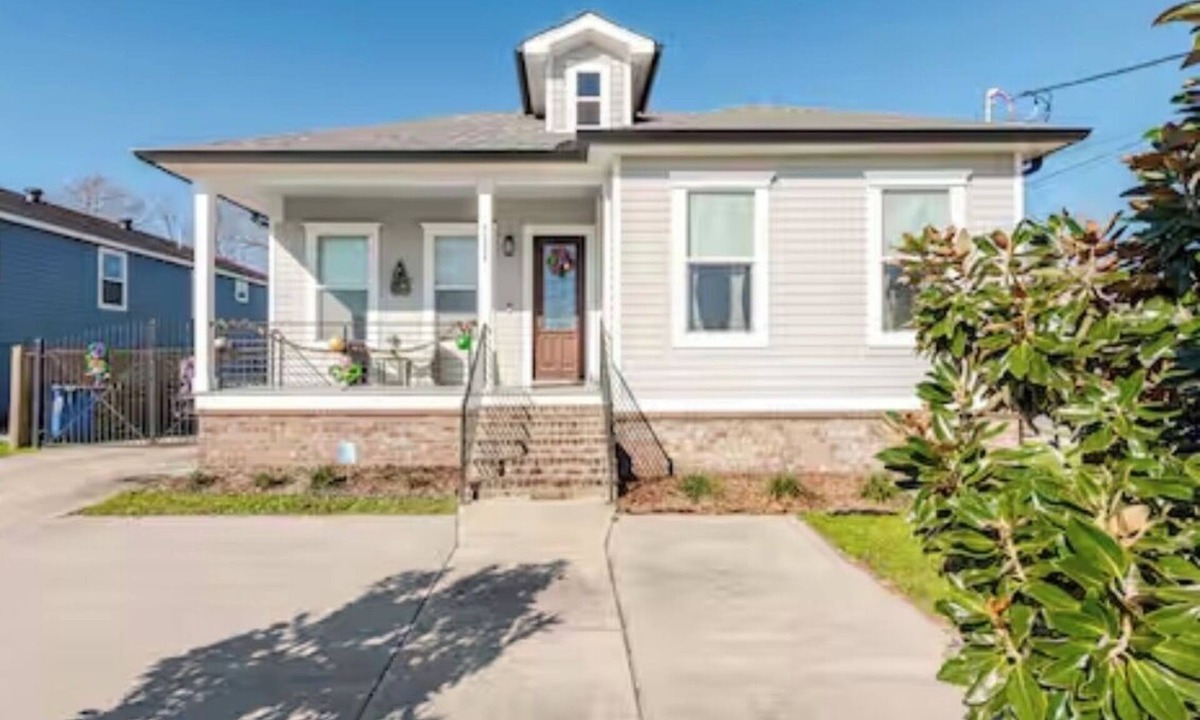 Gentilly House | Luxury Home near Downtown ideal for Couples, Friends’ Getaways & Remote Working