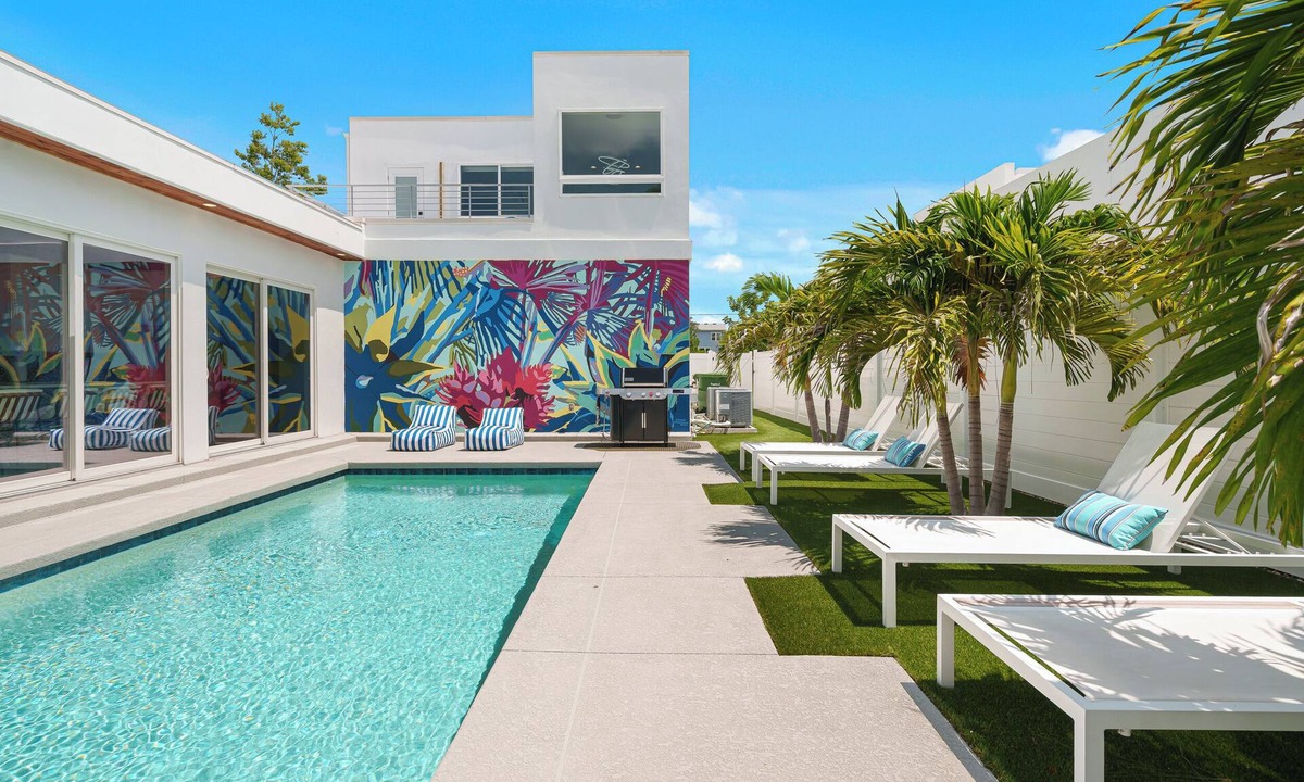 Alta Vista House | Luxury Home, Pool, Mins to Top Beaches and Downtown Sarasota