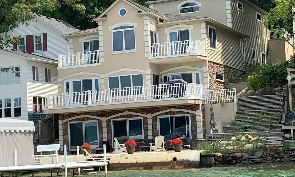 Lake James House | Luxury Lakefront Home on Lake James